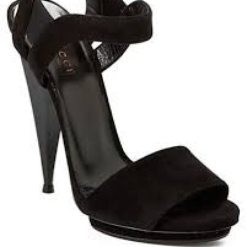 NEW IN BOX GUCCI LIBERTY SANDAL HEELS! GORGEOUS!